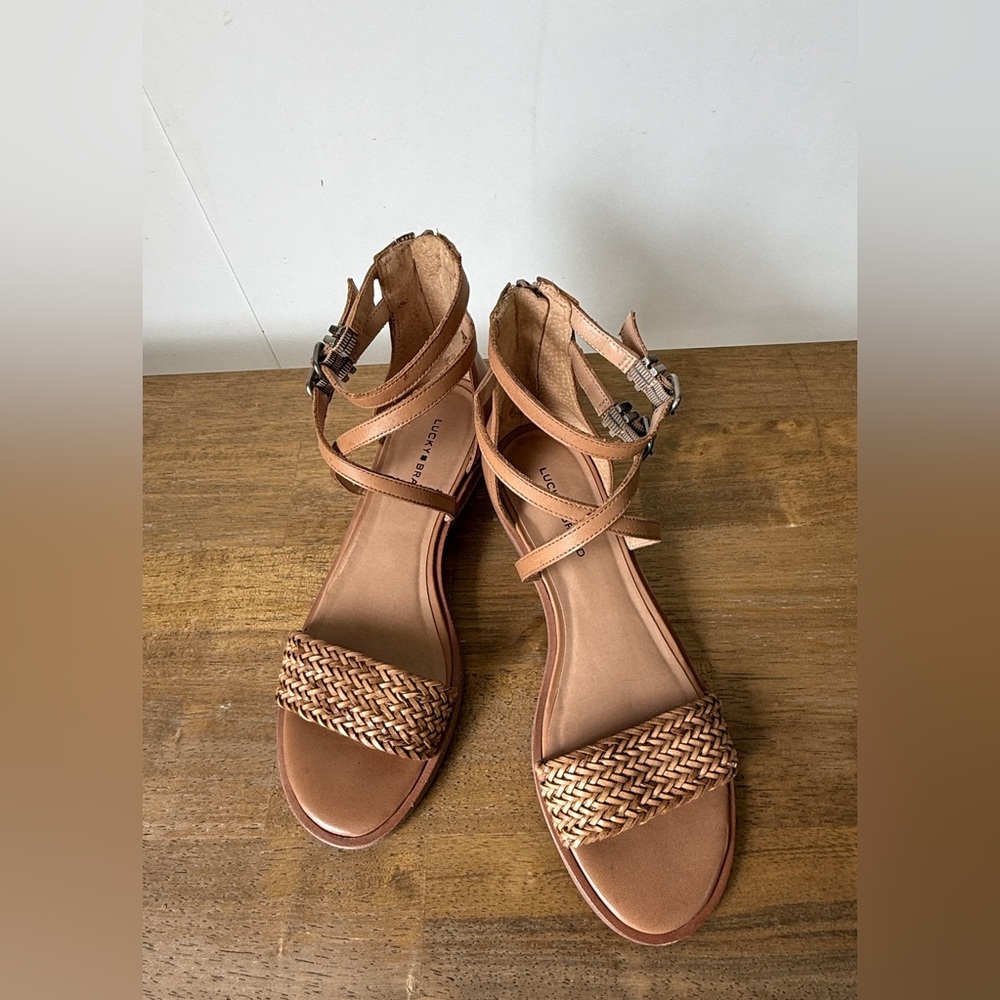 Lucky Brand Tan Strappy Sandals Size 6.5